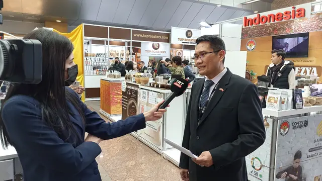 Konsul Jenderal RI di Istanbul, Imam Asari dalam ajang pameran kopi Coffex Istanbul ke-4 di Halic Congress Center, 17-20 Maret 2022. (Dok: Kemlu RI)