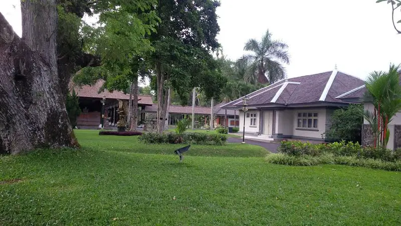 Istana Tampak Siring