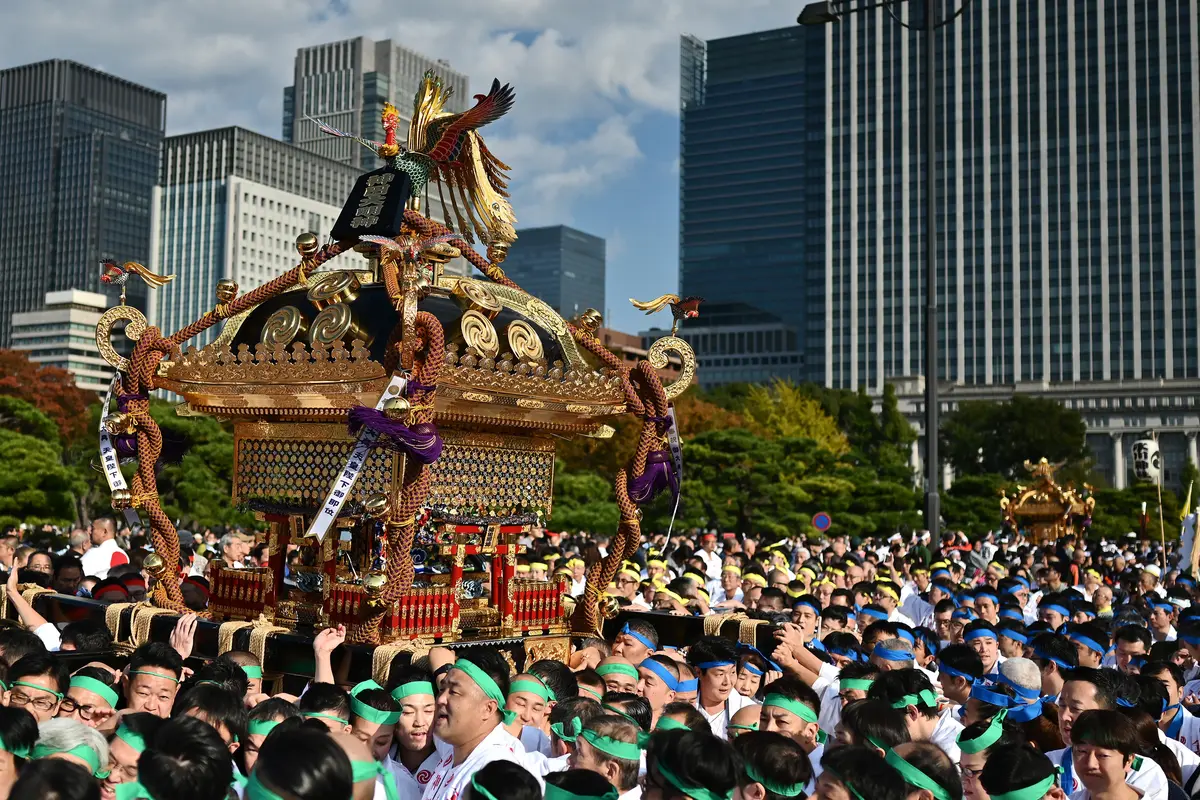 Kemeriahan Perayaan Penobatan Kaisar Jepang Naruhito