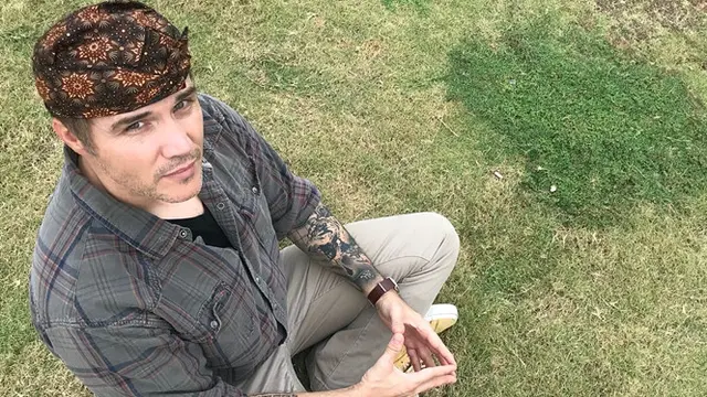 6 Potret James Aaron Tolley, Suami Tiga Setia Gara yang Kabarnya Lakukan KDRT