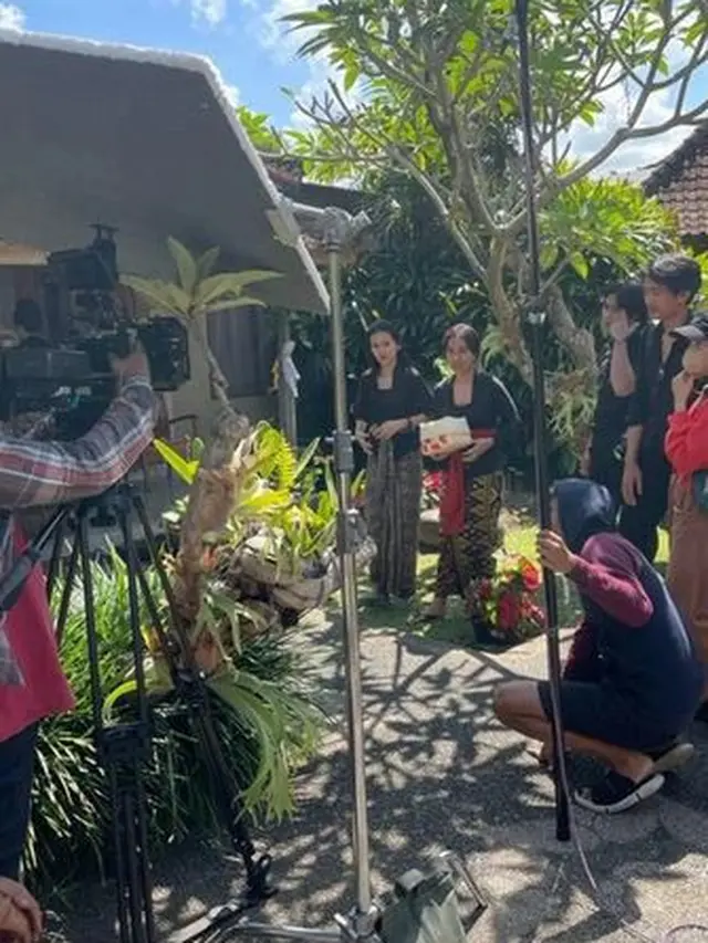Debut Jadi Aktris, Ini 6 Momen Mayang Syuting Film Horor