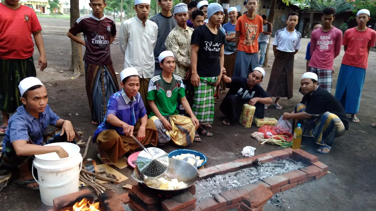 Tanak Tomang, Tradisi Masak Berjemaah ala Kaum Santri Probolinggo