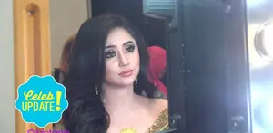 Dewi Perssik diprotes netizen karena jumpsuitnya terlalu ketat.