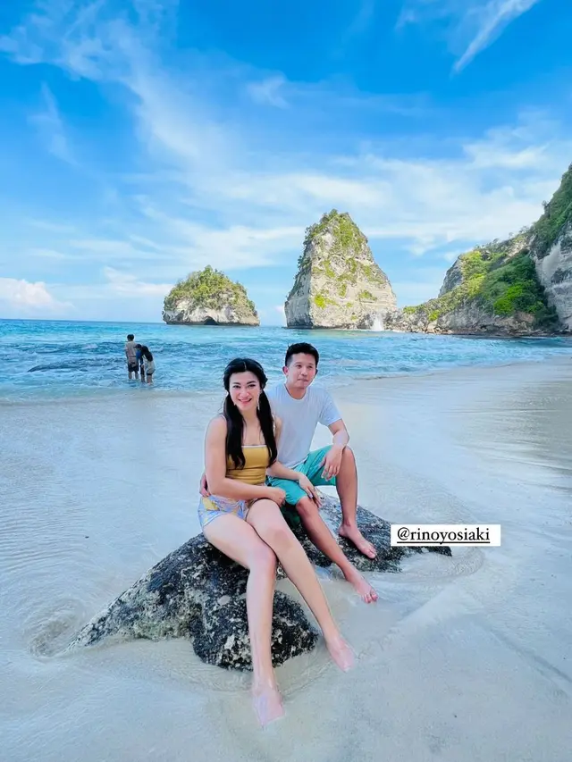 7 Momen Liburan Presenter Dita Fakhrana Ke Bali yang Dikabarkan Bersama Kekasih