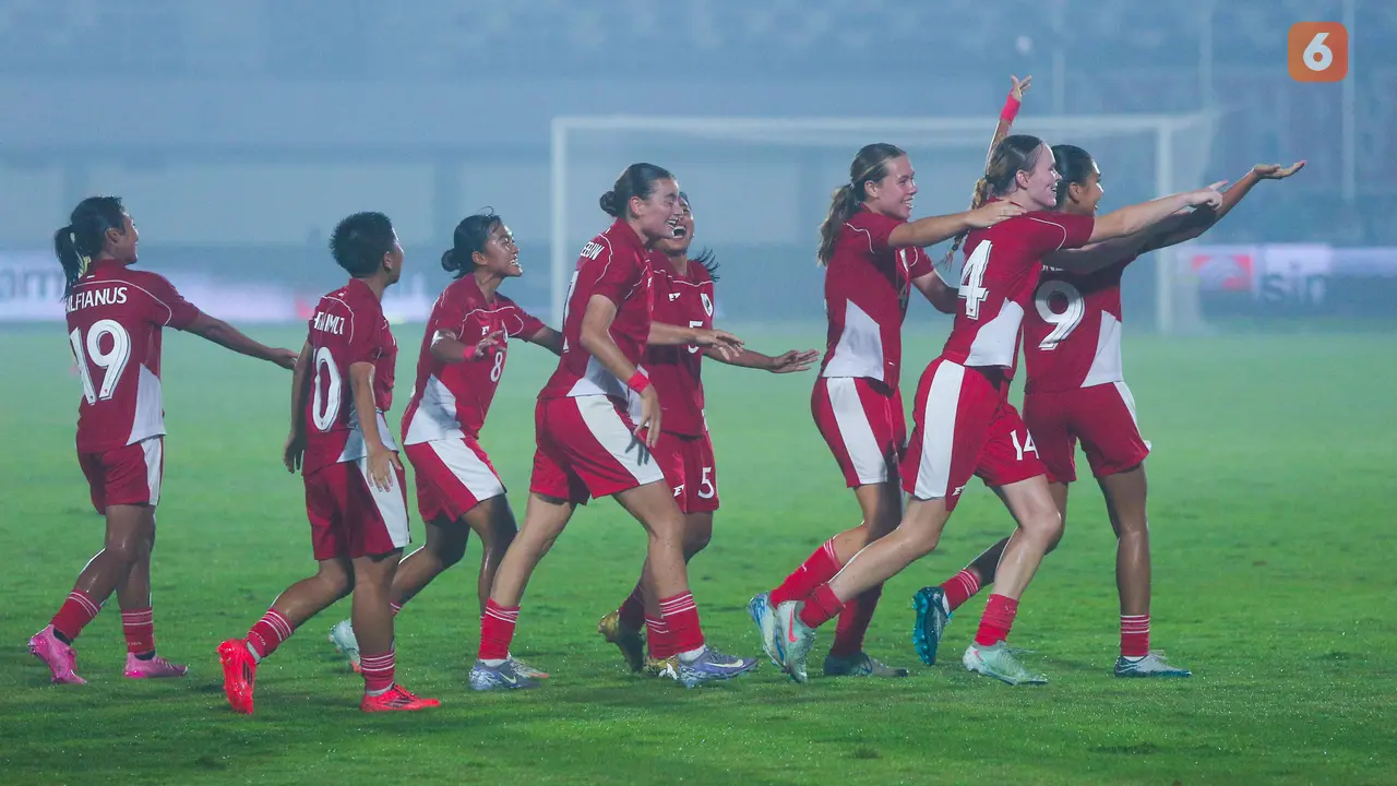 Foto: Isa Warps Tampil Spartan, Sang Pahlawan Kemenangan Timnas Indonesia Putri vs Kirgistan