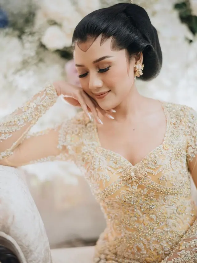 Erina Gudono saat Upacara Dulang Pungkasan