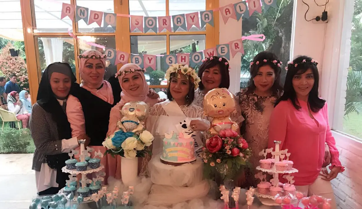 "Congrats Aya cantik tadi seru bngt acara nya sukses n rame ya smg Aya sehat2 dan lancar n selamat sampe melahirkan yaa Ayang sayang," tulis ita_mirza. "Udah cantik bawaan orok jadi tambah cantik teteh ," tulis mamah_yuniar. (Instagram/andisorayabeatrix)