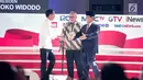 Capres nomor urut 01 Joko Widodo (kiri) dan capres nomor urut 02 Prabowo Subianto dalam debat kedua Pilpres 2019 di Hotel Sultan, Jakarta, Minggu (17/2). Debat bertema energi, pangan, infrastruktur, SDA, dan lingkungan hidup. (Liputan6.com/Faizal Fanani)