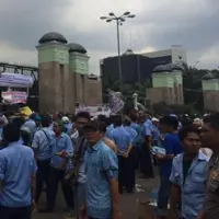 Sopir Blue Bird menjadi salah satu peserta unjuk rasa taksi konvensional pada Selasa (22/3/2016) kemarin.