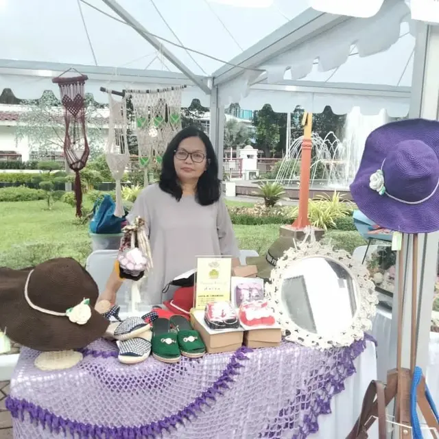 Anita M Simamora, pendiri Animers Craft asal Medan yang berfokus pada kerajinan rajut