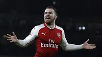 Chelsea kabarnya tengah memantau situasi Aaron Ramsey yang kontraknya tersisa satu tahun lagi di Arsenal. (AFP/Adrian Dennis)