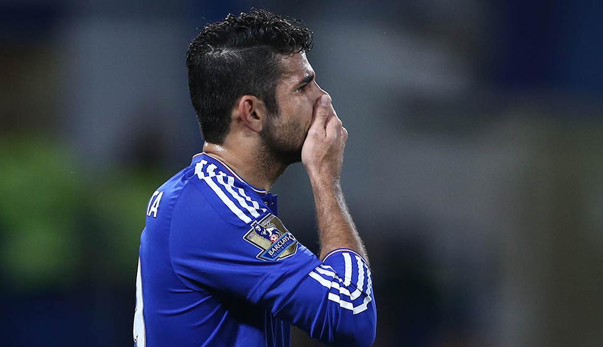 Striker Chelsea, Diego Costa, muram usai gagal menang melawan Bournemouth pada laga Liga Premier Inggris di Stadion Stamford Bridge, Inggris, Sabtu (5/12/2015). (AFP Photo/Justin Tallis)
