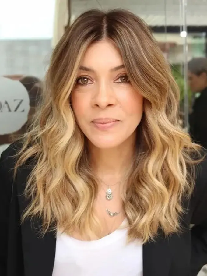 Warna Rambut Wanita Bikin Awet Muda