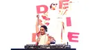 Dipha Barus menutup panggung XYZ Day 2018 (25/4) dengan meriah. Sudah sejak pagi, banyak penggemar yang menantikan penampilannya. (Bambang E. Ros/Bintang.com)