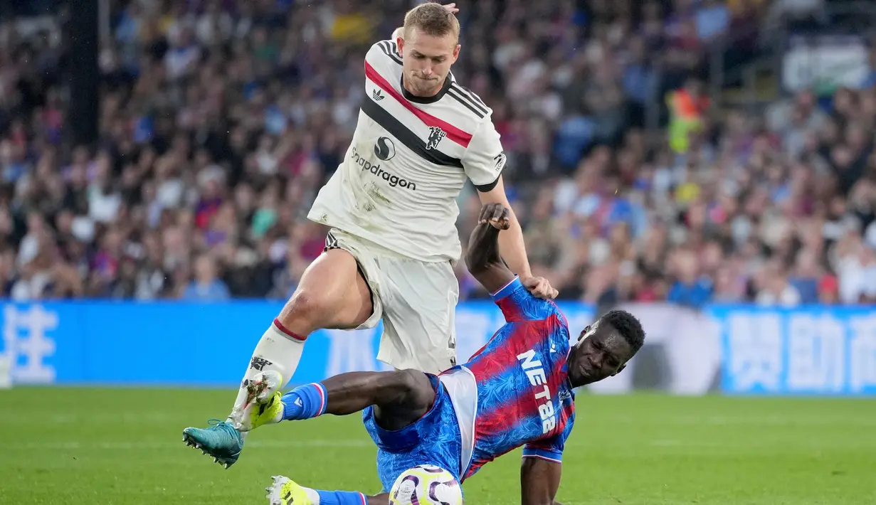 Meski berhasil menciptakan sejumlah peluang, namun Manchester United tidak mampu mengubahnya menjadi gol. (AP Photo/Kin Cheung)