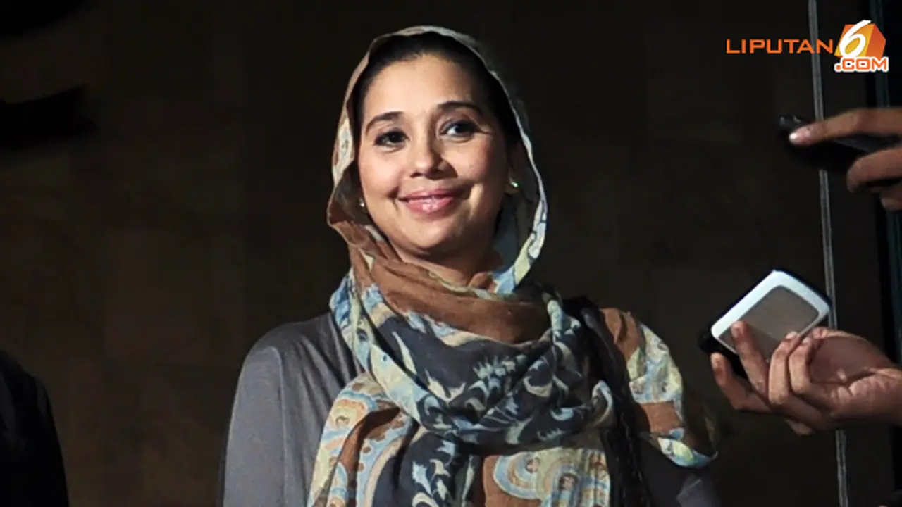 ayu-azhari-130503c.jpg