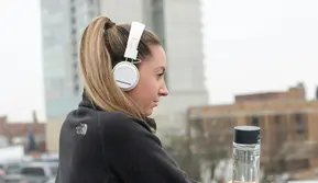 Setop Lakukan Hal Ini Jika Punya Headphone dengan Noise Cancelling