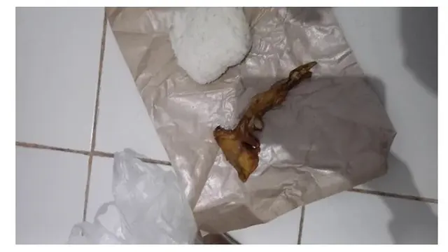 8 Potret Pesanan Makanan Ini Sedih Banget, Bikin Pengin Nangis