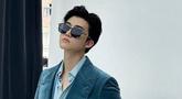 Pemilik nama lengkap Na Jaemin yang lahir di Jeonju, Korea Selatan ini sering disebut mirip dengan aktor Iqbaal Ramadhan. Sama-sama sebagai artis, bedanya Jaemin adalah idol Kpop, NCT Dream.(Liputan6.com/IG/@na.jaemin0813)
