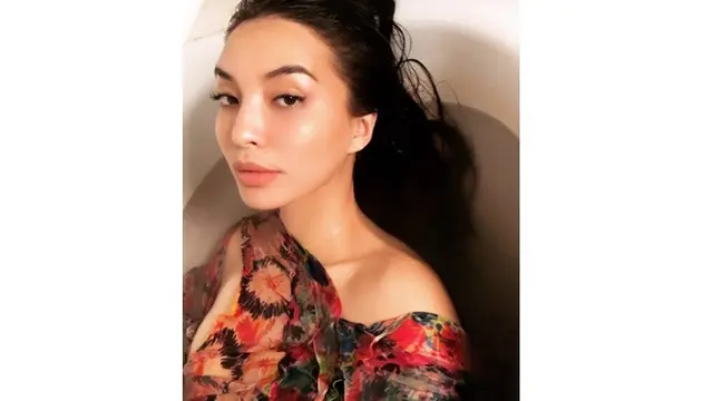 Digosipkan Dekat dengan Zack Lee, Ini 6 Potret Cantik Manohara