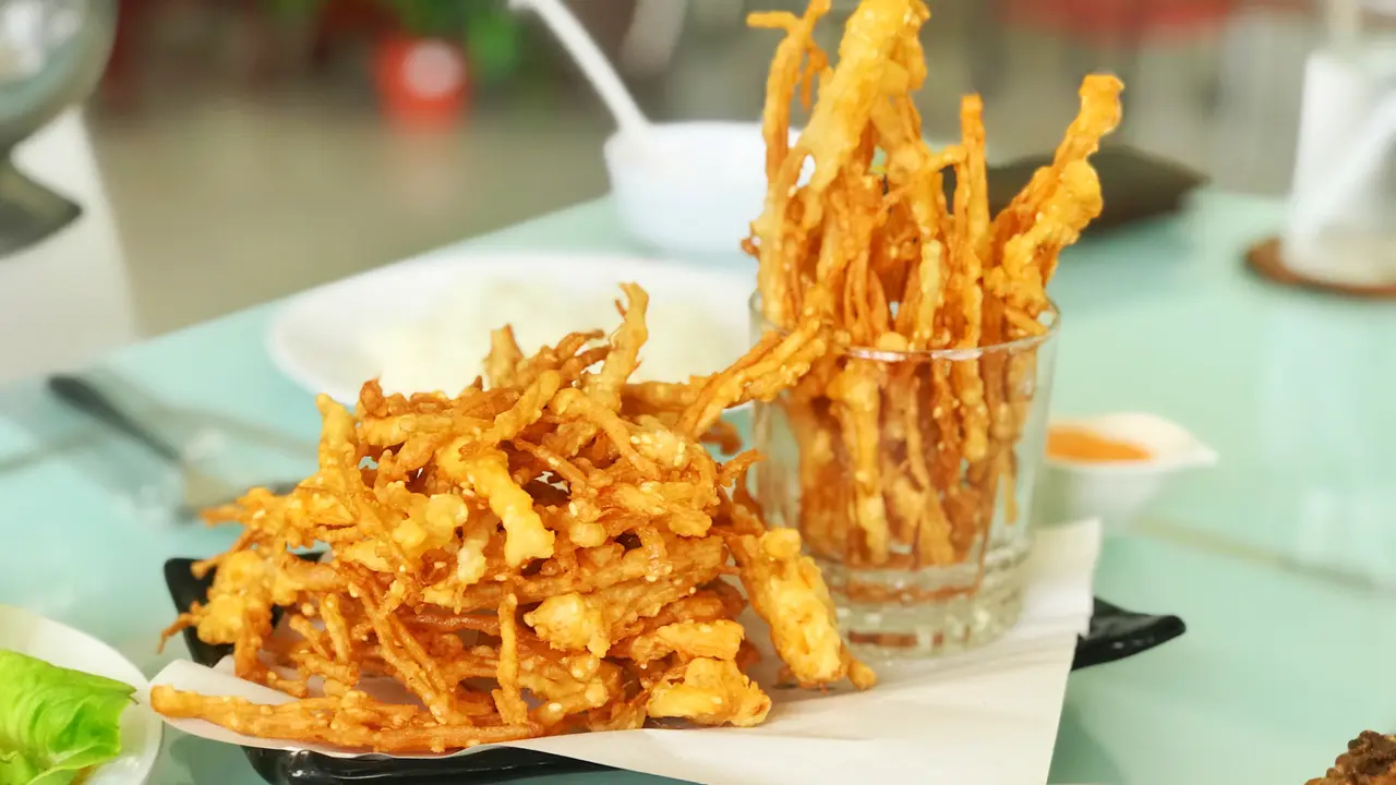 6 Resep Jamur Enoki Crispy yang Tahan Lama, Bikin Camilan Simpel Ala Restoran