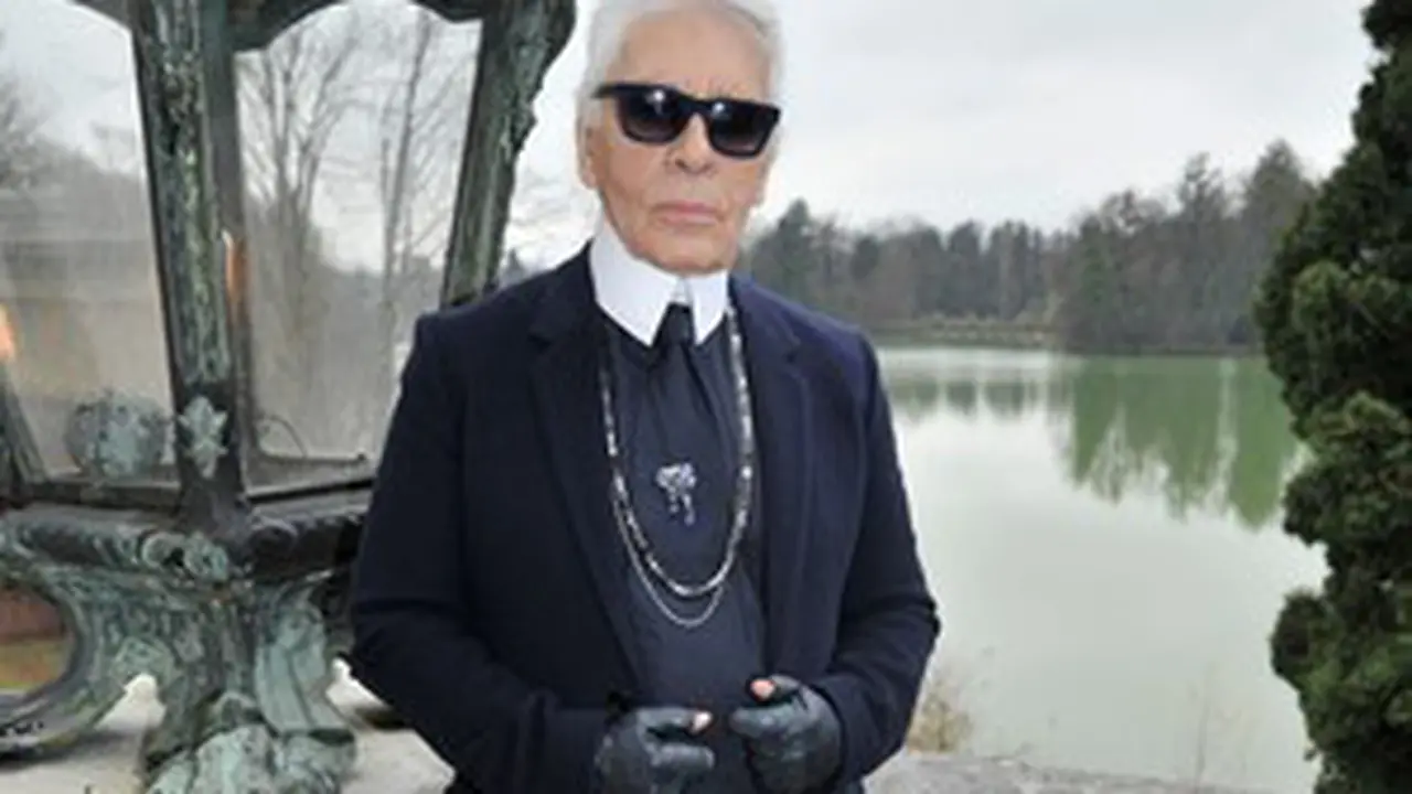 Apartemen Mewah Desainer Karl Lagerfeld