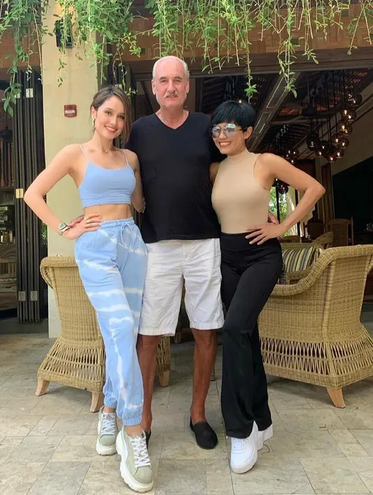 Cinta Laura (Instagram/herdianak)