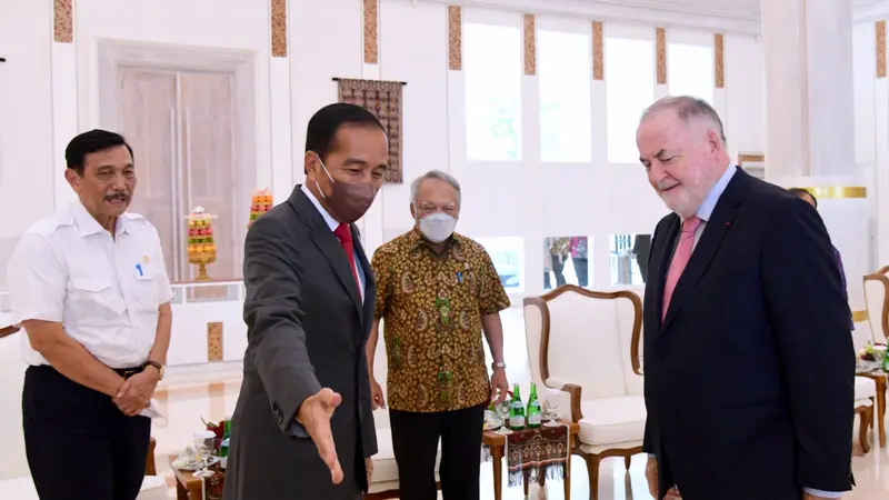 Presiden World Water Council Loïc Fauchon bertemu Presiden Joko Widodo (Jokowi) sebelum RI 1 bertolak menuju Kamboja
