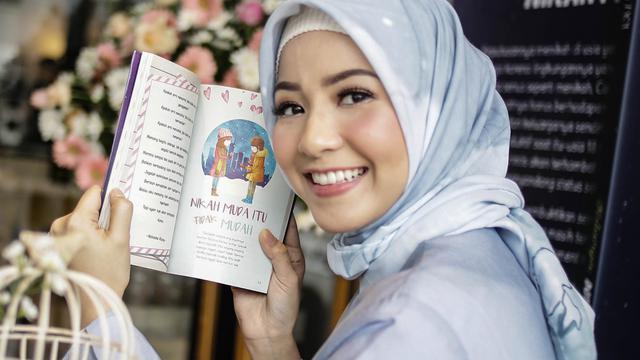 Lima Tahun Menikah, Natasha Rizky Bukukan Kisah Cintanya 