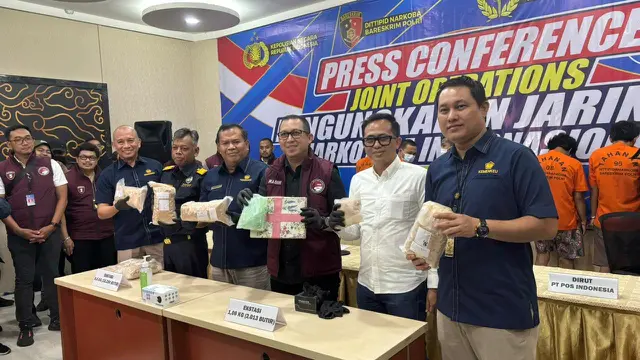 Konferensi pers Joint Operations DJBC dan Bareskrim Polri terkait Pengungkapan Jaringan Narkotika Internasional, di kantor DJBC Pasar Baru, Rabu (8/5/2024). (Foto: Liputan6.com/Tira Santia)