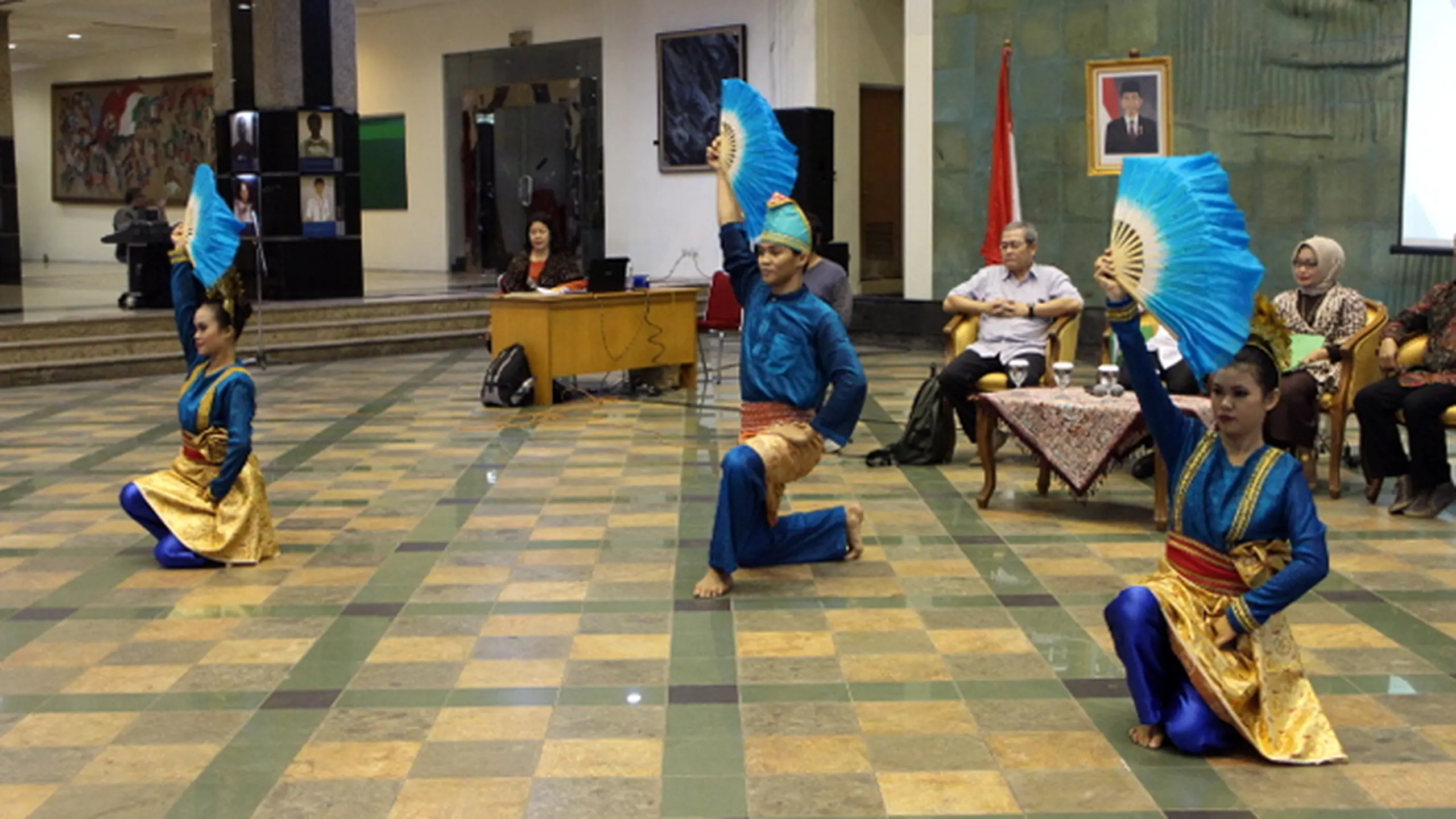 Tari Zapin Api, Tarian Ekstrem nan Magis dari Riau