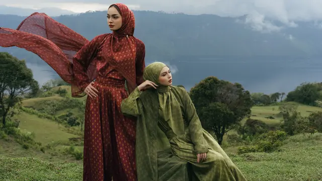 Buttonscarves x Sarinah