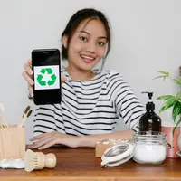 Perusahaan yang tidak jujur cenderung menggunakan klaim yang sangat luas tanpa menyediakan bukti ilmiah yang konkret. [Dok/Pexels.com/Sarah Chai].