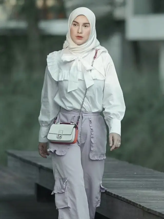 Model Baju Lengan Balon Terbaru dari Putri Delina Hingga Tiara Andini