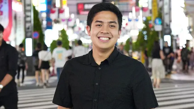 FOTO: Gaya Casual Jerome Polin dengan Busana Hitam, Tetap Stylish