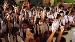 Sekolah Terdampak Abu Anak Krakatau Bisa Belajar dari Rumah