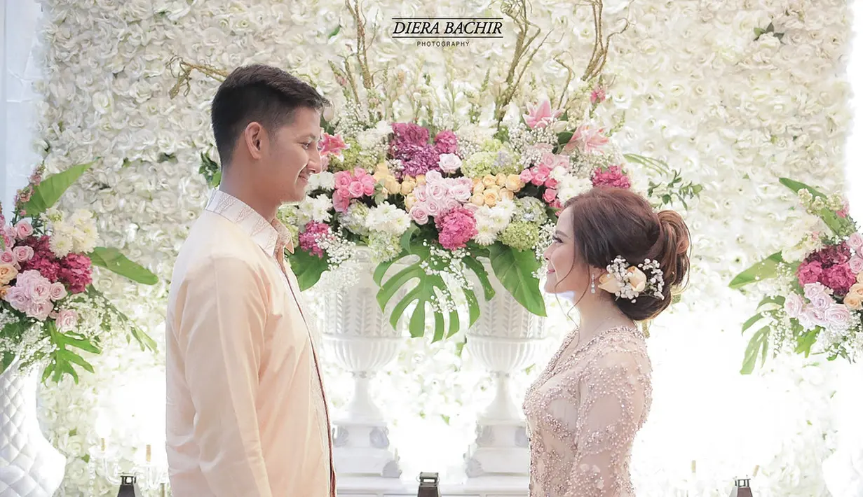 Seperti dilansir dari Liputan6.com, tersebar sudah undangan pernikahan Tasya dan Randi seperti yang diunggah salah satu akun gossip di Instagram. (Instagram/tasyakamila)