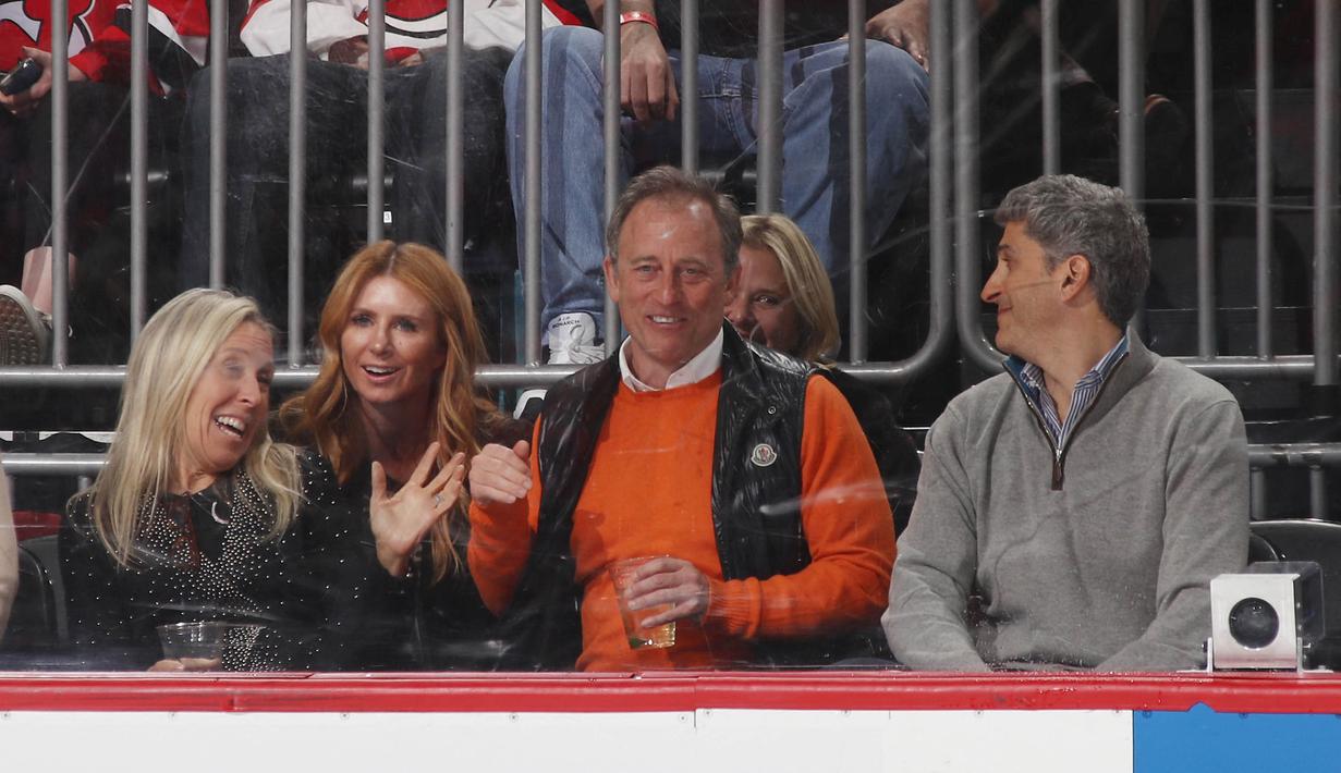 Keduanya dikenal sebagai pemilik New Jersey Devils, Philadelphia 76ers dan beberapa klub sepak bola termasuk di antaranya Crystal Palace. (Bruce Bennett/Getty Images/AFP)