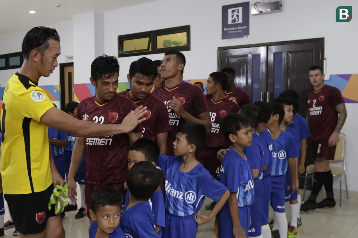 Player Escort Kids Allianz