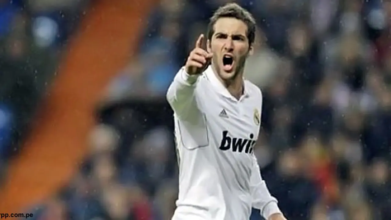 gonzalo-higuain-madrid-130523c.jpg