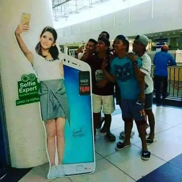 6 Foto Ini Jadi Bukti Kompaknya Pertemanan Cowok, Kocak