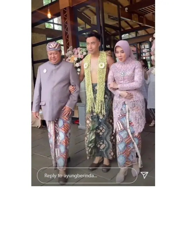 12 Momen Pengajian Serta Siraman Vidi Aldiano dan Sheila Dara, Penuh Haru Bahagia