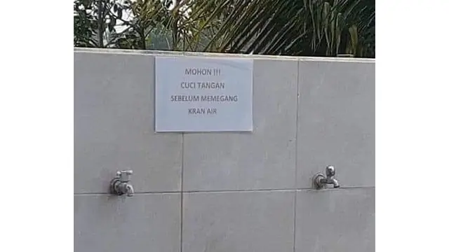 6 Tulisan di Tempat Cuci Tangan Ini Bikin Tepuk Jidat