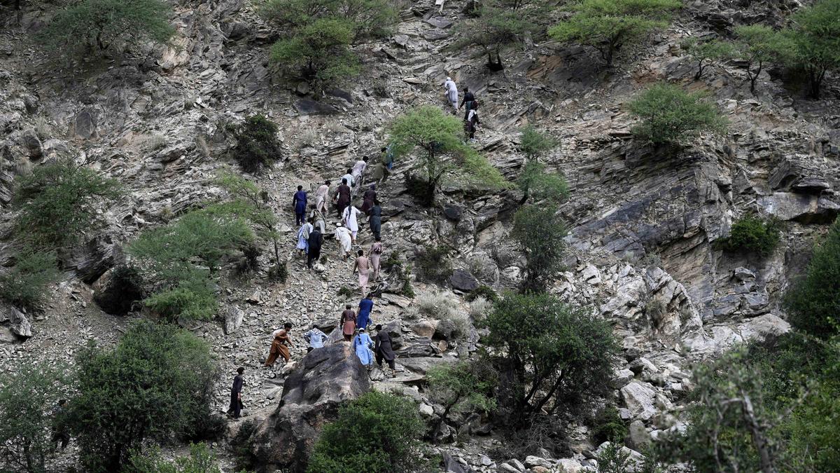 Korban Tewas Gempa Afghanistan Tembus 1.400 Orang