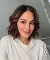 Makeup Artist @nooibeauty baru saja mengunggah klien terbarunya. Klien tersebut sudah tak asing lagi, yaitu Luna Maya. Sang MUA pun menggunggah beberapa foto Luna Maya hasil makeupnya di media sosialnya. [@nooibeauty]
