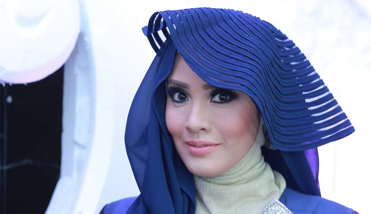 Meski kini sudah punya kesibukkan baru dengan mengurus pernikahan orang, Elma Theana tidak akan meninggakan dunia entertainment yang sudah membesarkan namanya selama ini. (Galih W. Satria/Bintang.com)