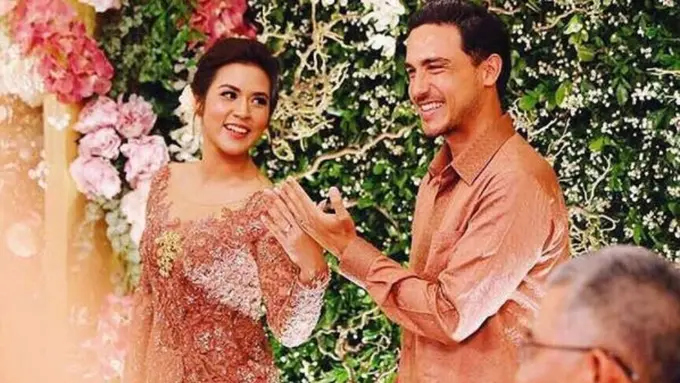 [Bintang] Raisa dan Hamish Daud
