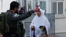 Mereka akan melaksanakan ibadah salat Jumat pada bulan Ramadan. (Hazem BADER/AFP