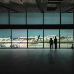 Ilustrasi Bandara Changi Singapura. (dok. Shawnanggg/Unsplash.com)