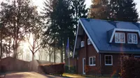 Ilustrasi Rumah (Photo by Rowan Heuvel on Unsplash)
